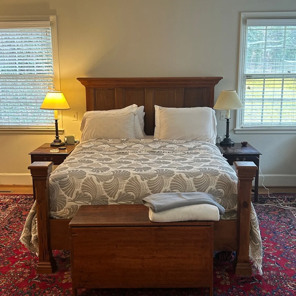 Dancing Leaves Quilted Jacquard 2 Side Woven Bedspread Oversized Queen Neutral